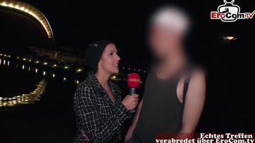 Η πιεστική Γερμανίδα γάμησε την τρύπα της με τον άγνωστο άντρα Thumb