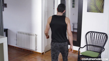 Το περίεργο ερασιτεχνικό ζευγάρι ενώθηκε επίσης με τους δύο που λάγνα χαστουκίζουν Thumb