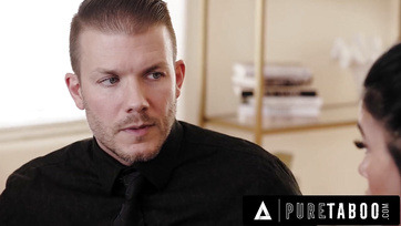 Μητέρα Βιετναμέζα, τρελή για το σεξ, πηδιέται κρυφά με τον μικρό γιο της κόρης της Thumb