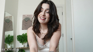 Η άτακτη θετή αδερφή μου δήλωσε επιτέλους ότι η σφιχτή μαλάκα της ήταν έτοιμη για πρωκτικό Thumb